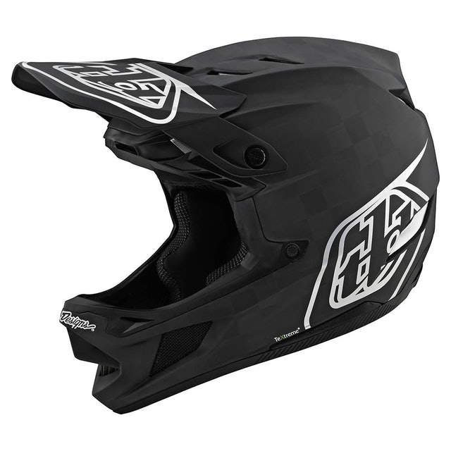 D4 Carbon Helmet 1