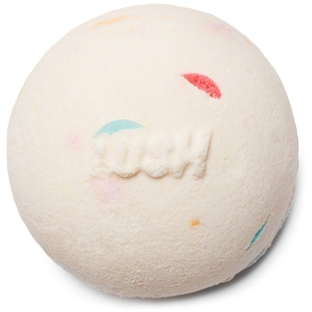 10 Best Bath Bombs in 2022 (Aofmee, Beauty by Earth, and More) 1