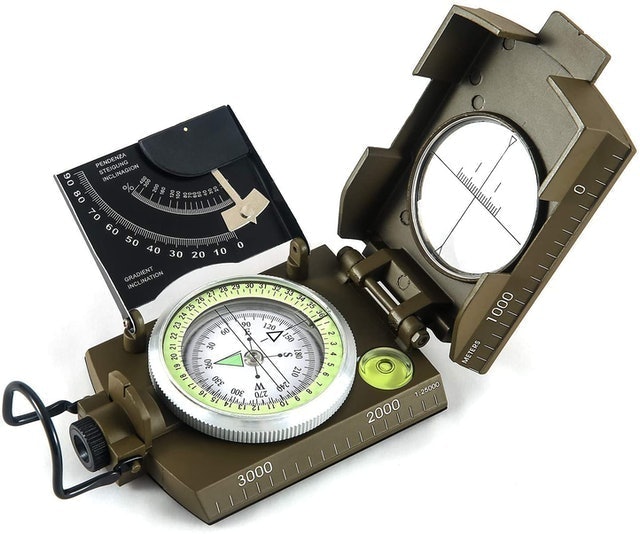 8 Best Hiking Compasses in 2022 (Suunto, Coghlan's, and More) 5