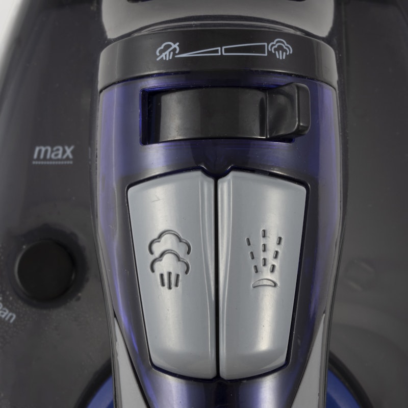 Professional Grade 1700W Steam Iron 3