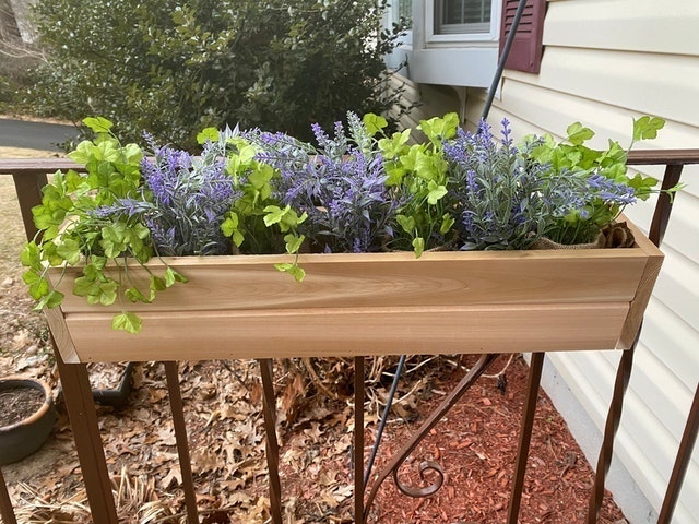 10 Best Railing Planters in 2022 (Master Gardener-Reviewed) 1