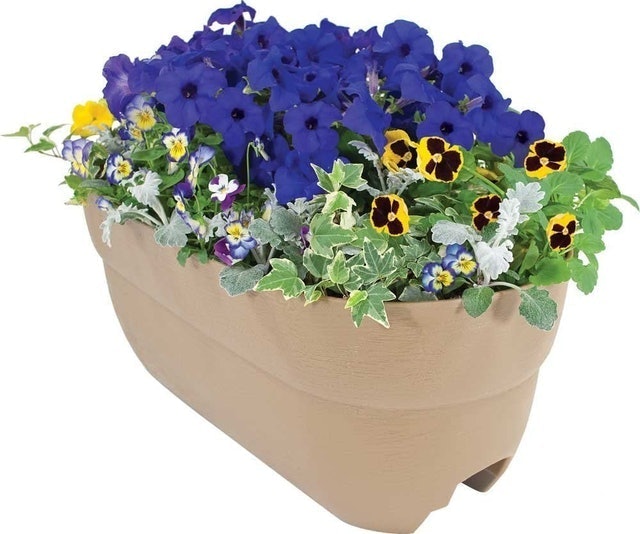 10 Best Railing Planters in 2022 (Master Gardener-Reviewed) 3