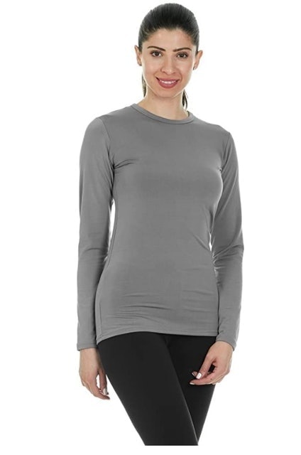 10 Best Thermal Shirts for Women in 2022 (Uniqlo, Under Armour, and More) 2