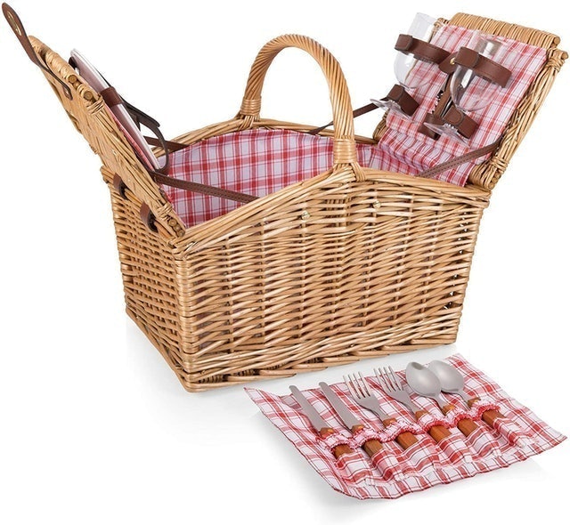 10 Best Picnic Baskets in 2022 (Picnic Time, Scuddles, and More) 2