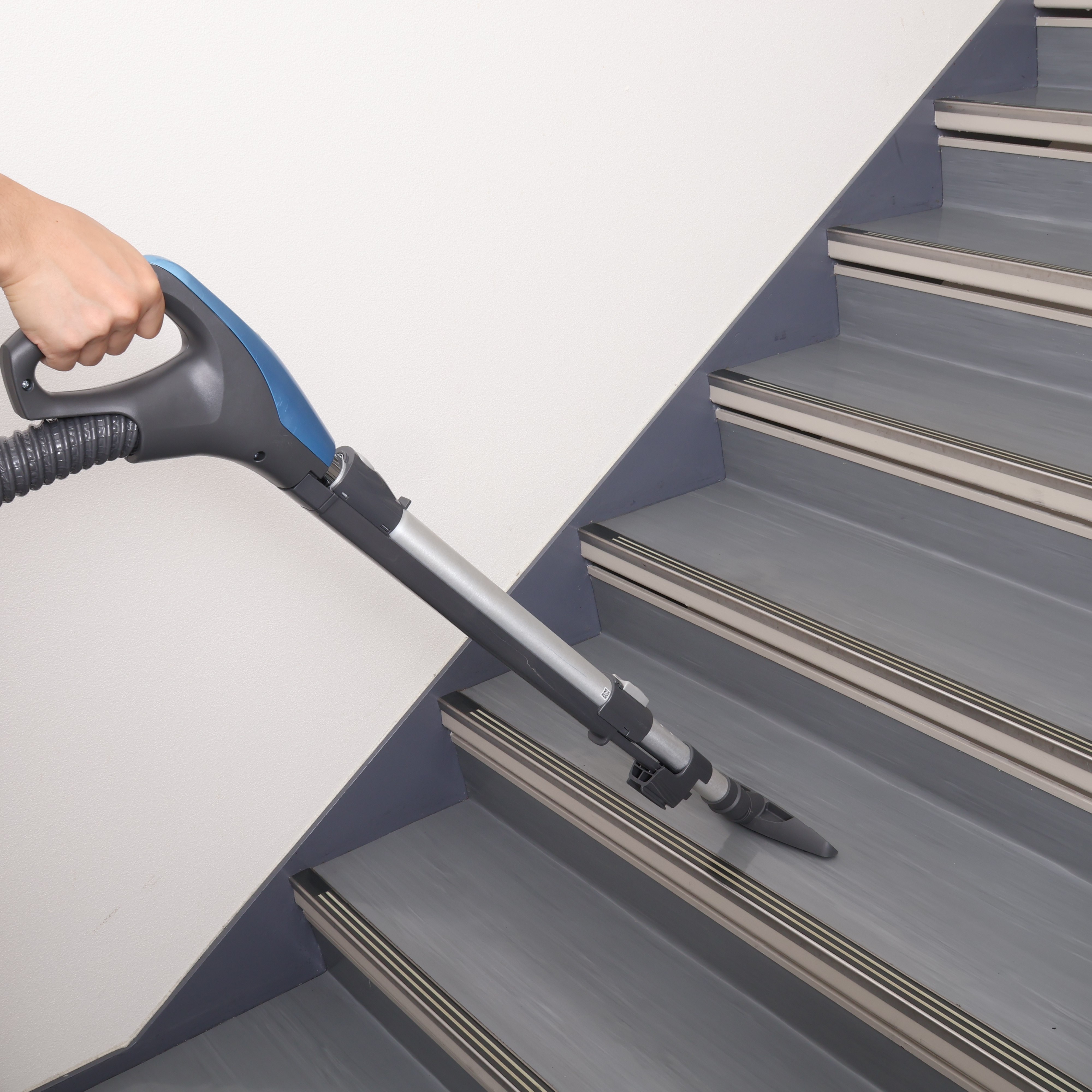 400 Series Bagged Canister Vacuum Cleaner 15