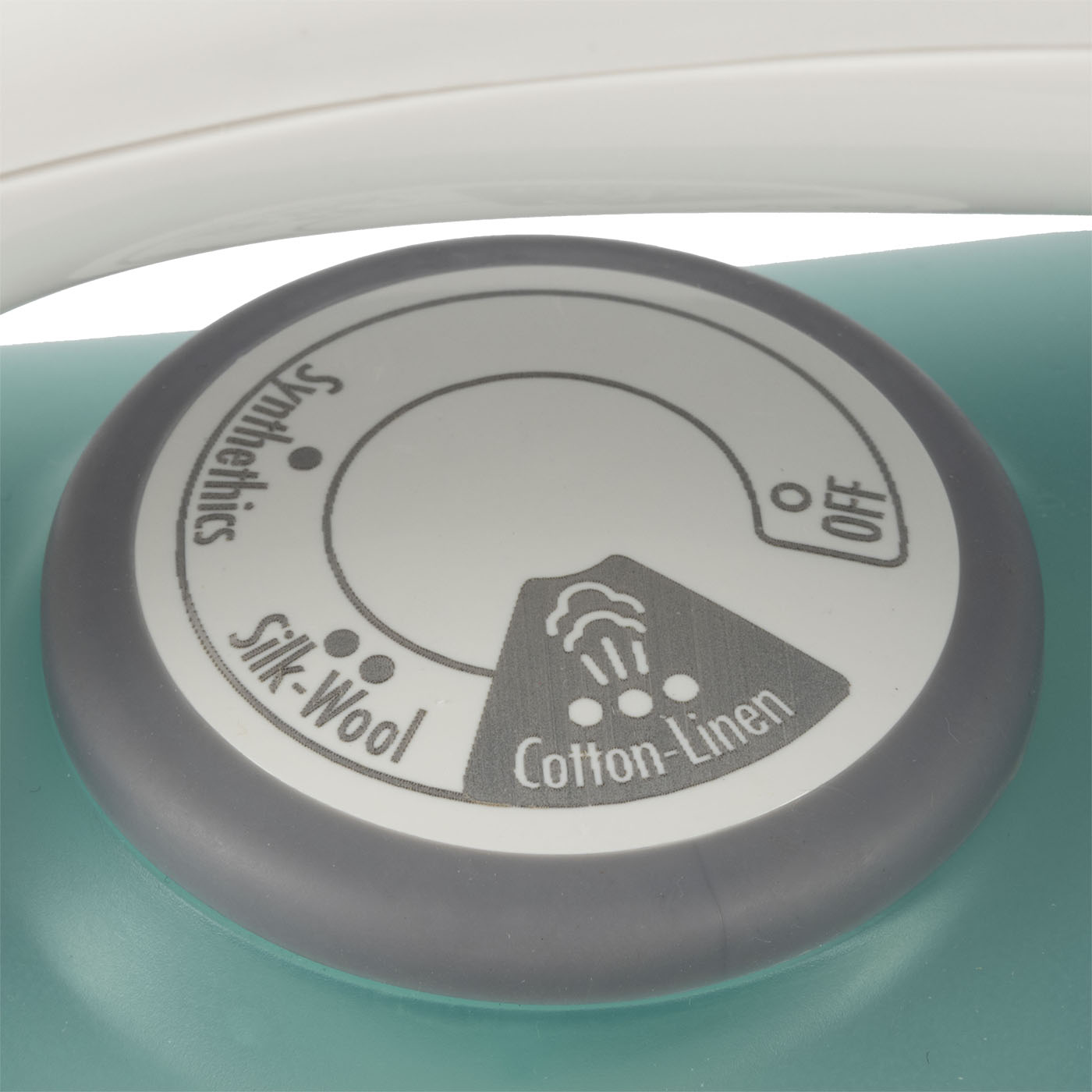 Retractable Cord Iron 4