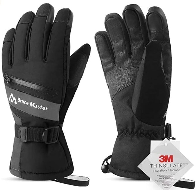 10 Best Men's Snowboard Gloves in 2022 (Hestra and More) 3