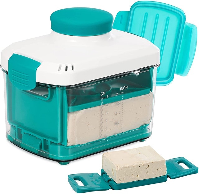 Adjustable Tofu Press With Cheesecloth 1