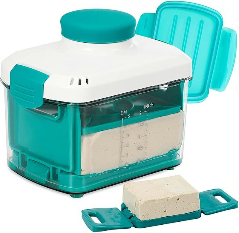 Adjustable Tofu Press With Cheesecloth 1