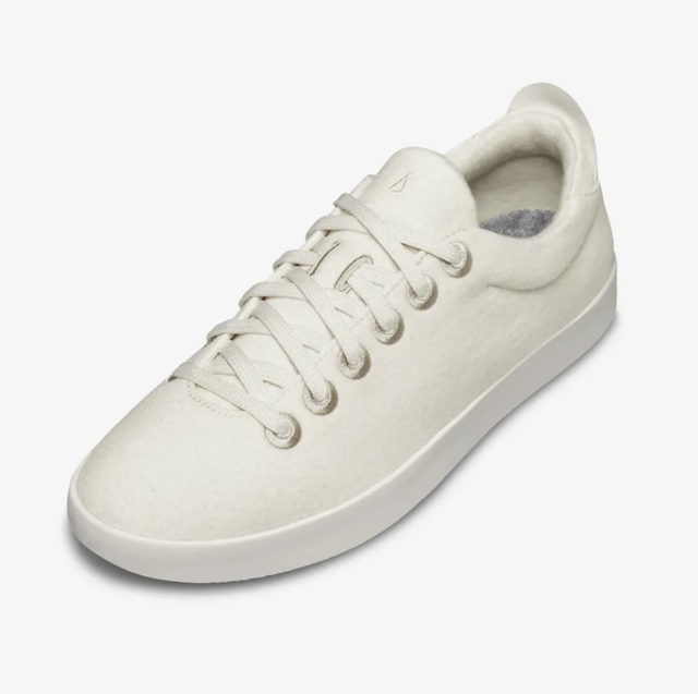 10 Best White Sneakers for Women in 2022 (Nike, adidas, and More) 2
