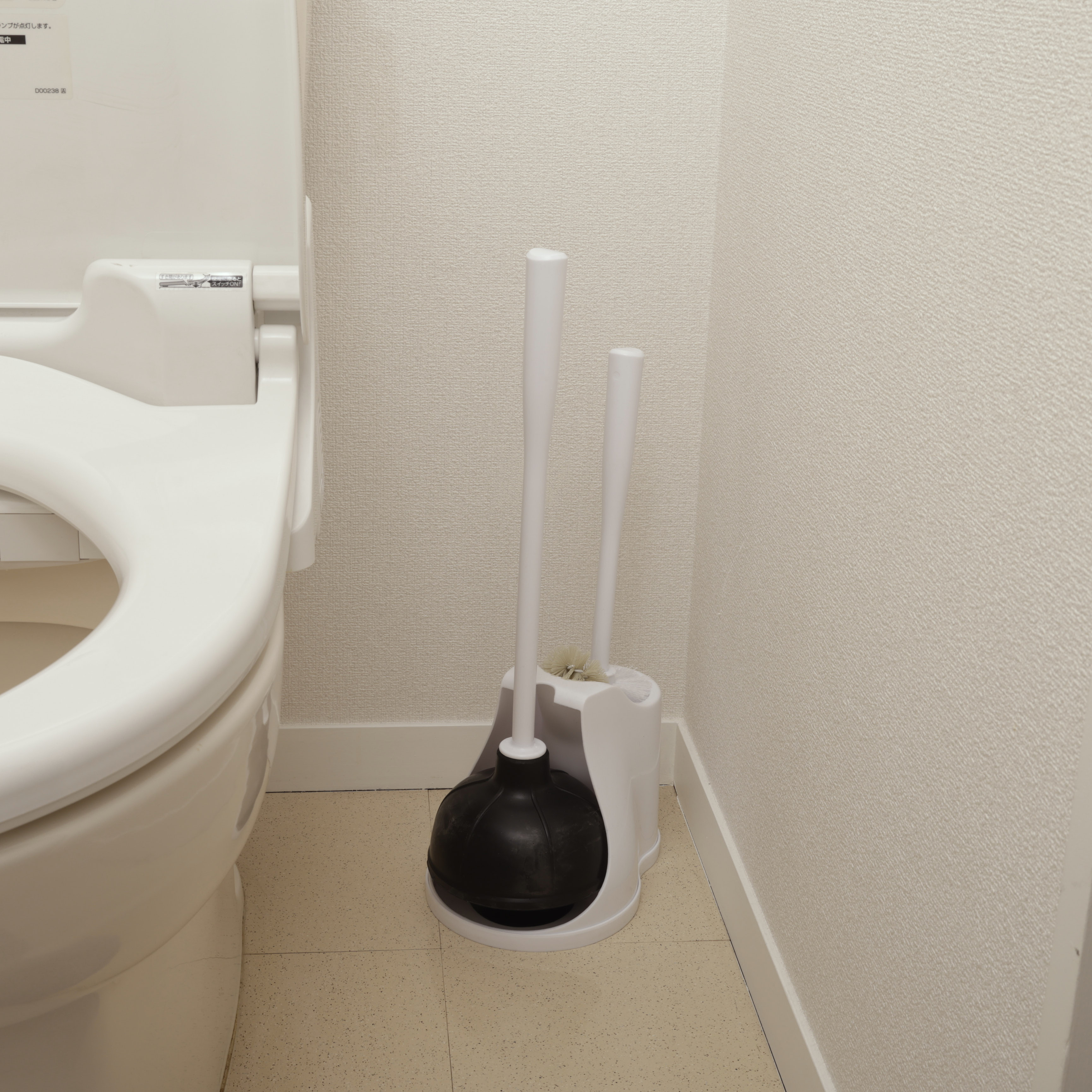 3-piece Plastic Toilet Set 8