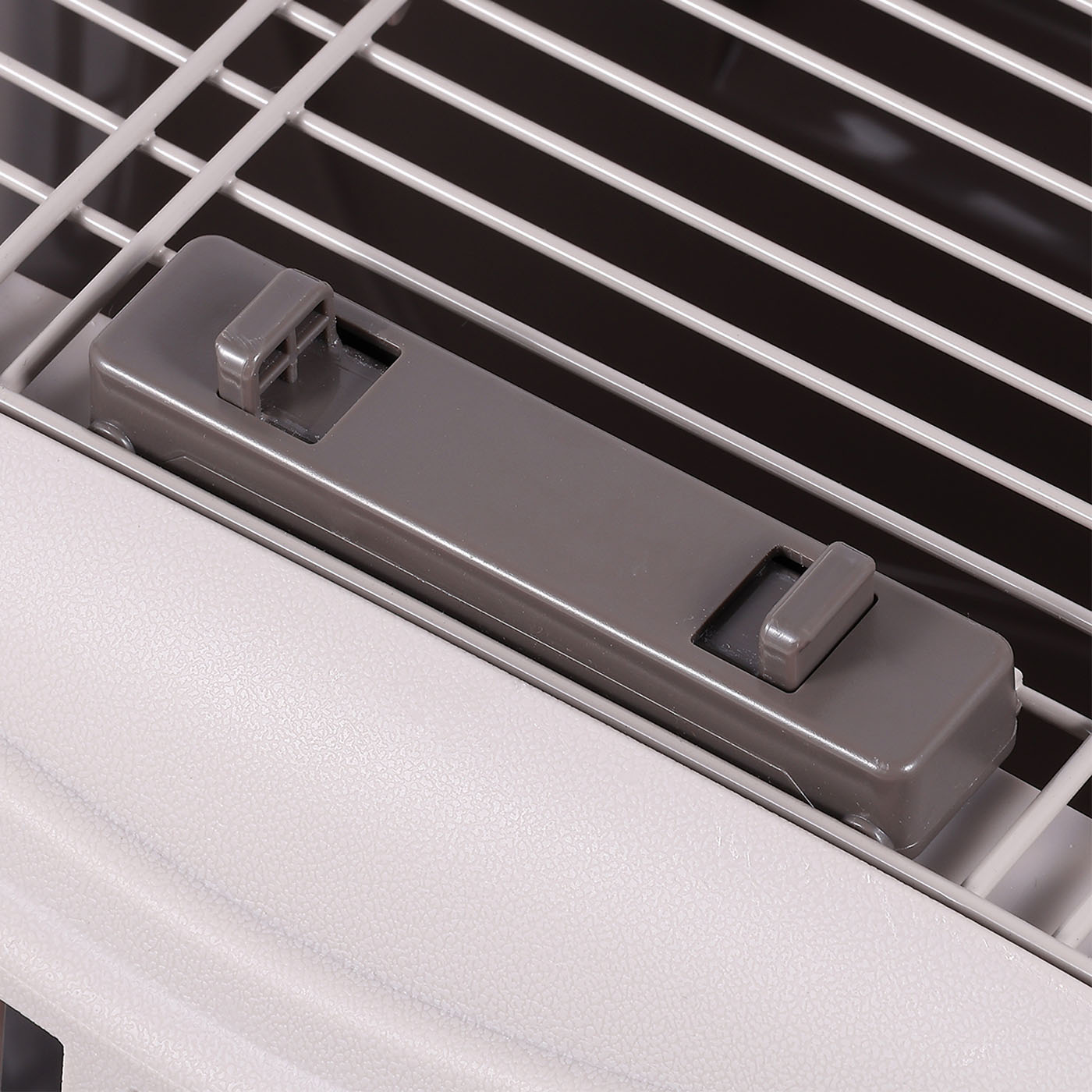 2-Door Pet Carrier 10
