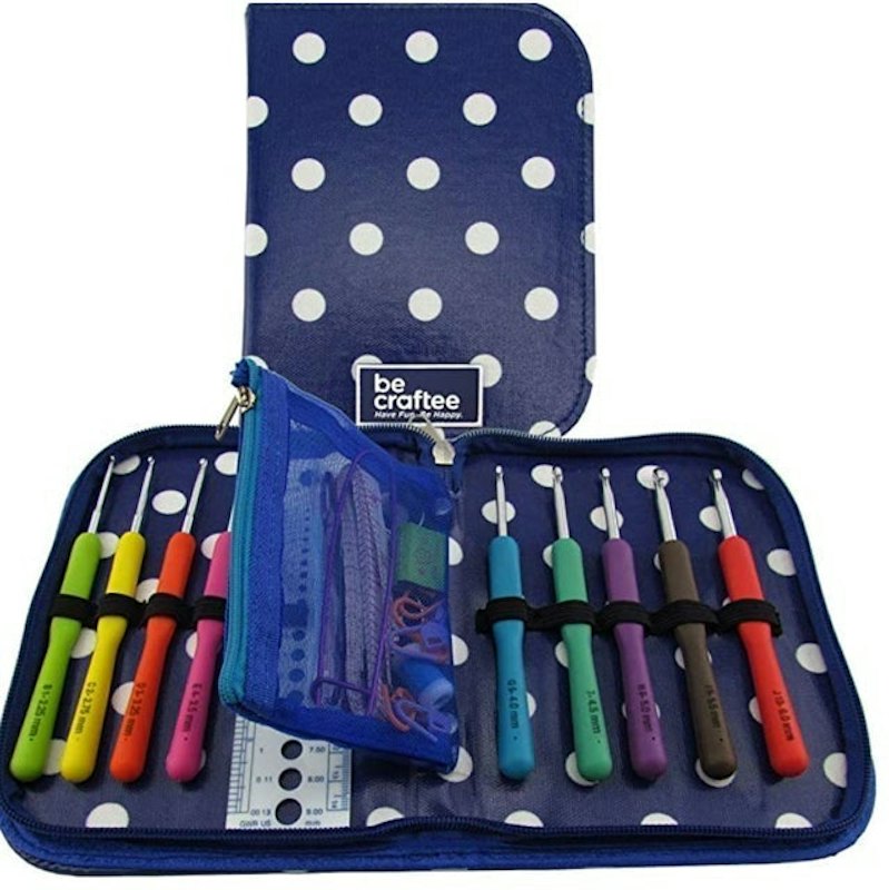 Crochet Hook Set With Ergonomic Handles 1