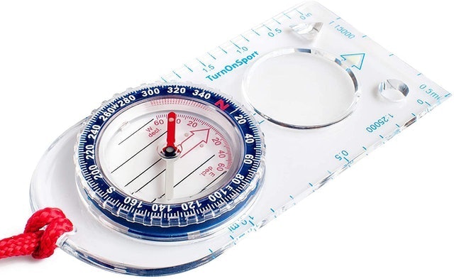 8 Best Hiking Compasses in 2022 (Suunto, Coghlan's, and More) 3