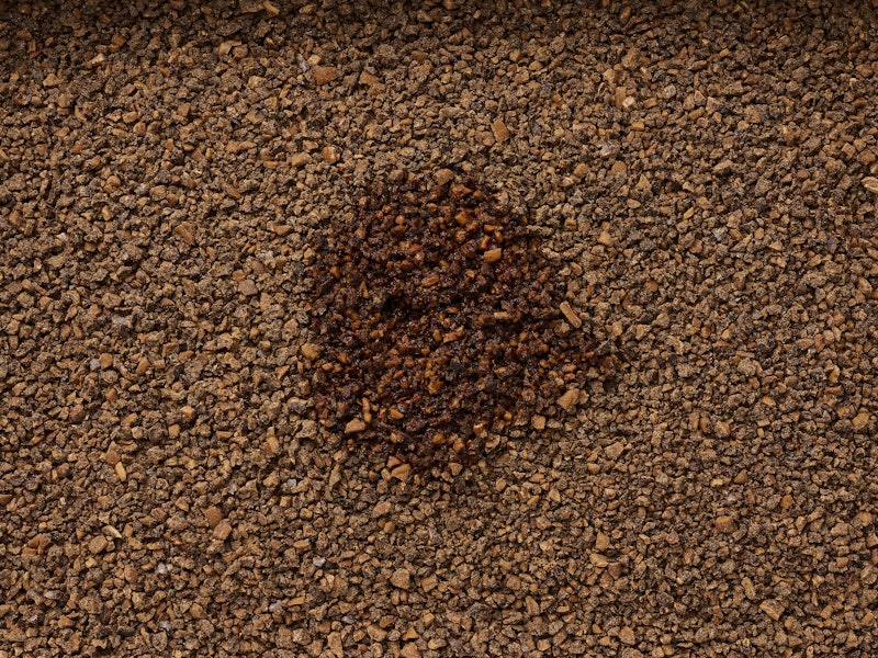 Multi-cat Walnut Shell Litter 4