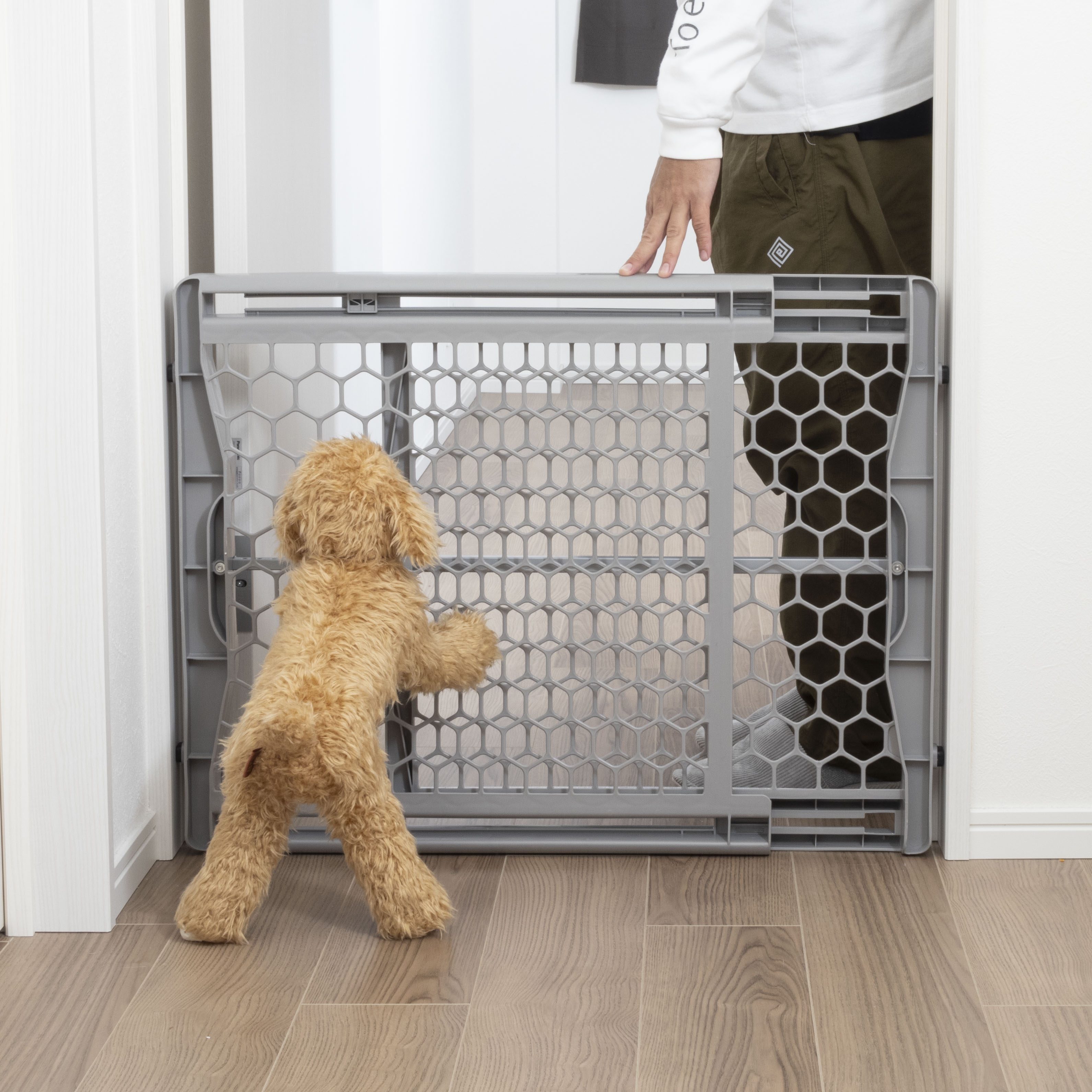 Plastic Expandable Pet Gate 4