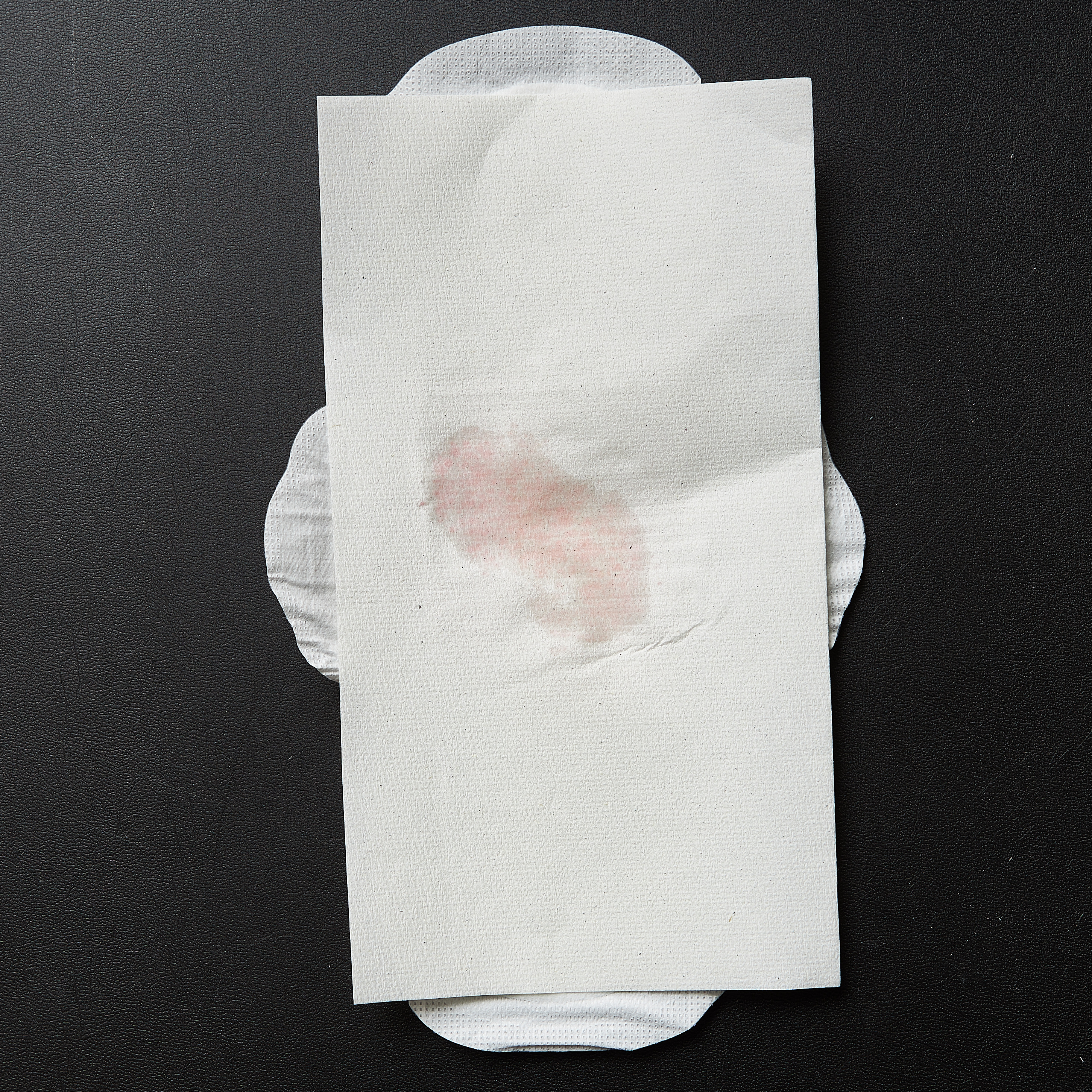 ECO-certified Regular Flow Pads with Anion Strip 5