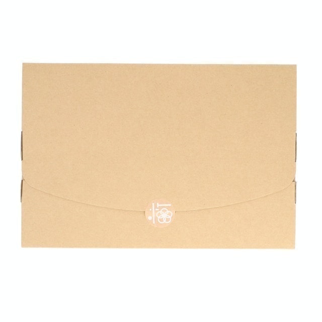 Aomori Hiba Lightweight Cutting Board with Stand M 3