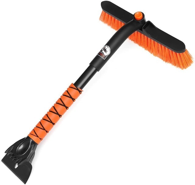 10 Best Snow Brushes for Your Car in 2022 (Hopkins, True Temper, and More) 2