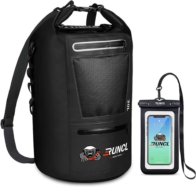 10 Best Wetsuit Bags in 2022 (Marchway, Earth Pak, and More) 4