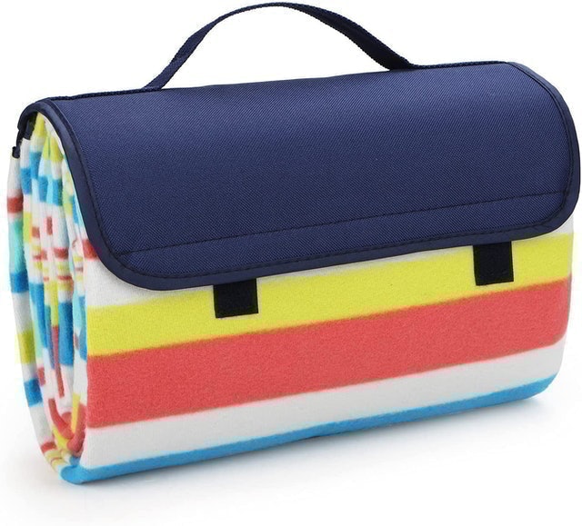 10 Best Picnic Blankets in 2022 (Yodo, Benevolence LA, and More) 1