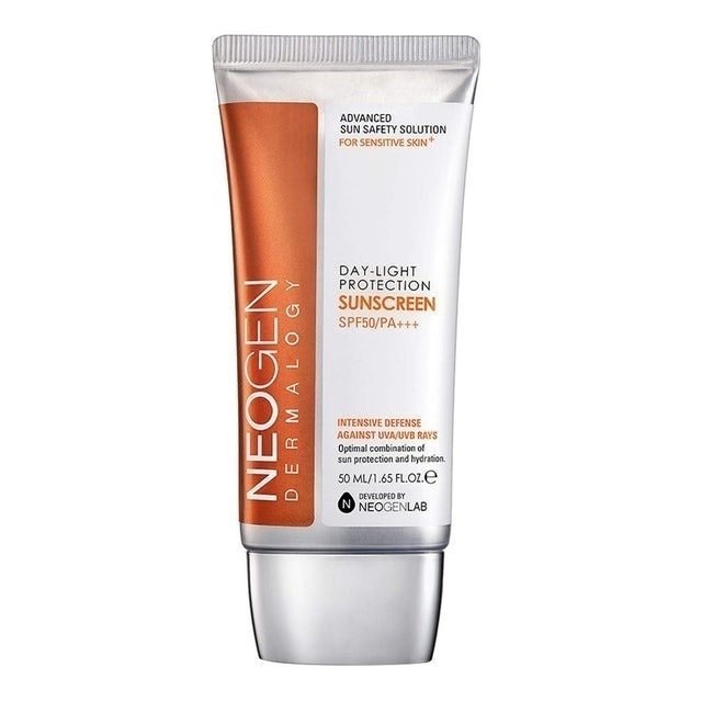 9 Best Korean Sunscreens for Oily Skin of 2026 (Aesthetician-Reviewed) 2