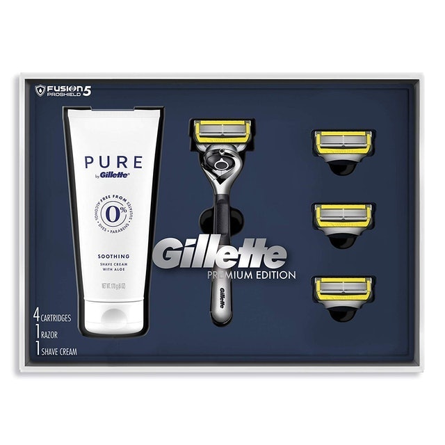 10 Best Men's Shaving Kits in 2022 (Gillette, Remington, and More) 1