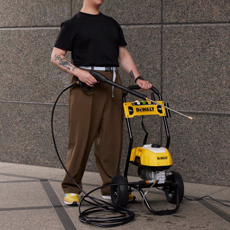 2400 PSI 13 AMP ELECTRIC COLD-WATER PRESSURE WASHER 6