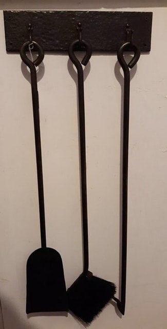 3-Piece Fireplace Set  1
