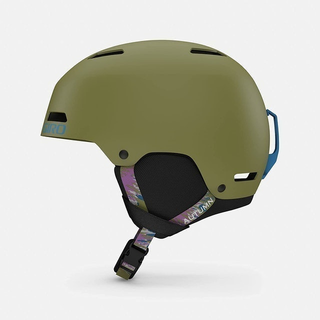 10 Best Snowboard Helmets in 2022 (Giro, Oakley, and More) 4