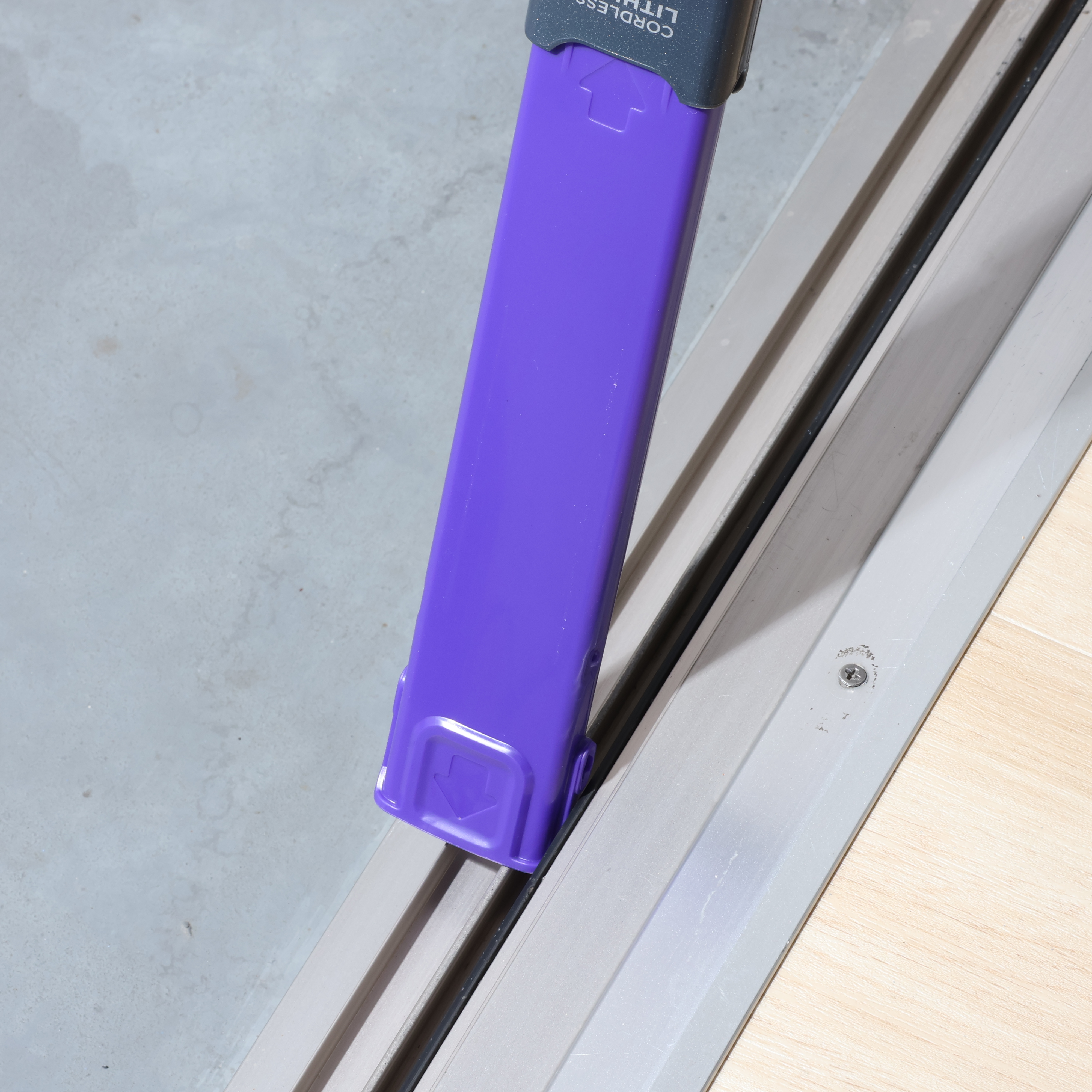dustbuster AdvancedClean Pet Cordless Hand Vacuum 13