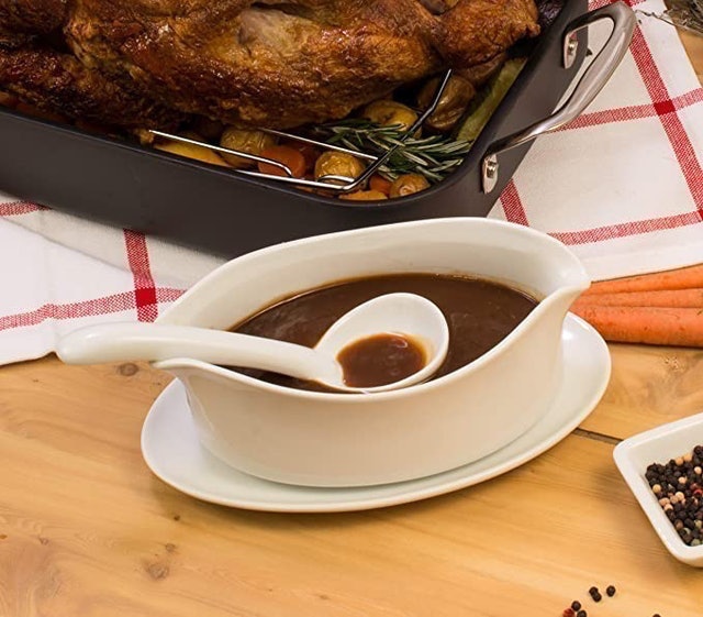 Ceramic Gravy Boat, Tray and Ladle 2