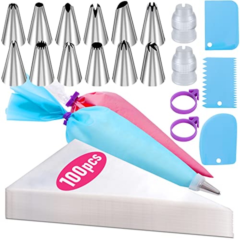 Piping Bags and Tips Set 1