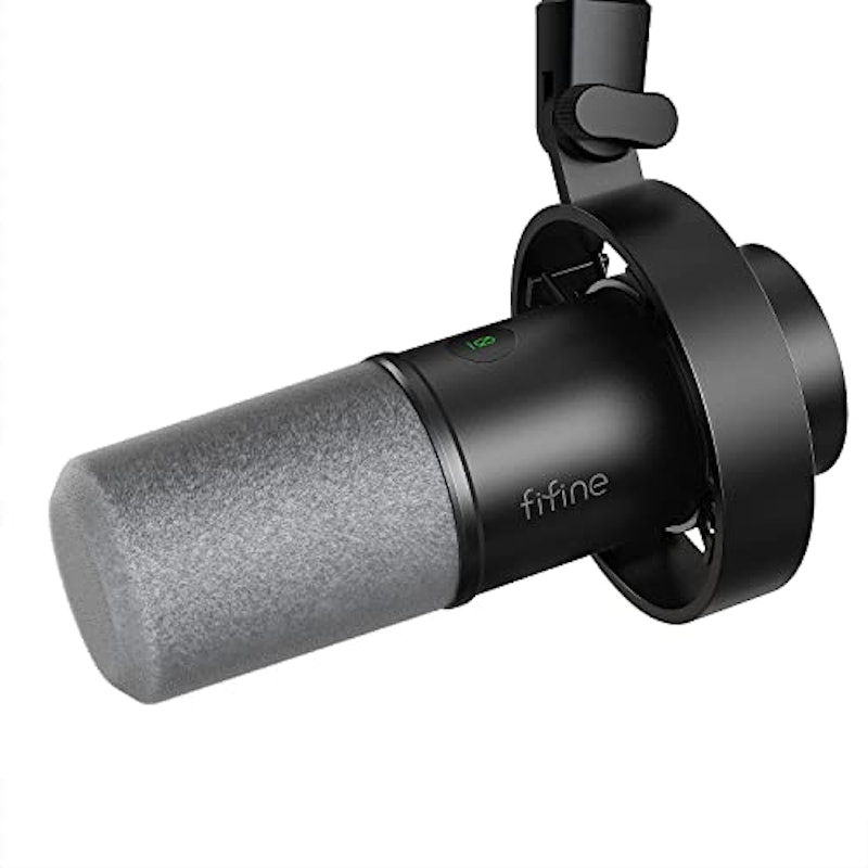 K688 USB/XLR Dynamic Microphone 1