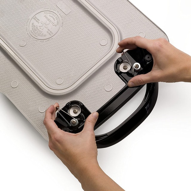 Electric Griddle With Removable Handles 2