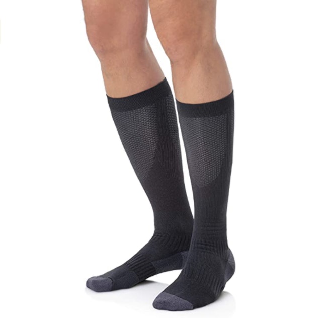 10 Best Ankle Compression Socks in 2022 (Copper Fit, Truform, and More) 5