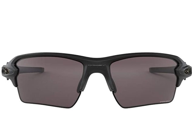 10 Best Sunglasses for Hiking in 2022 (Outdoor Guide-Reviewed) 1
