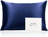 10 Best Silk Pillowcases in 2022 (Ravmix, Yanibest, and More) 1
