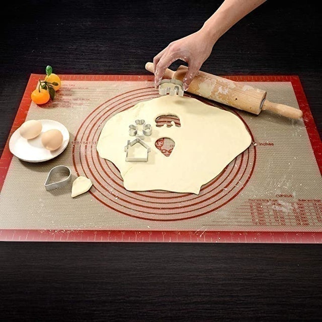 Non-Slip Silicone Pastry Mat With Measurements 2