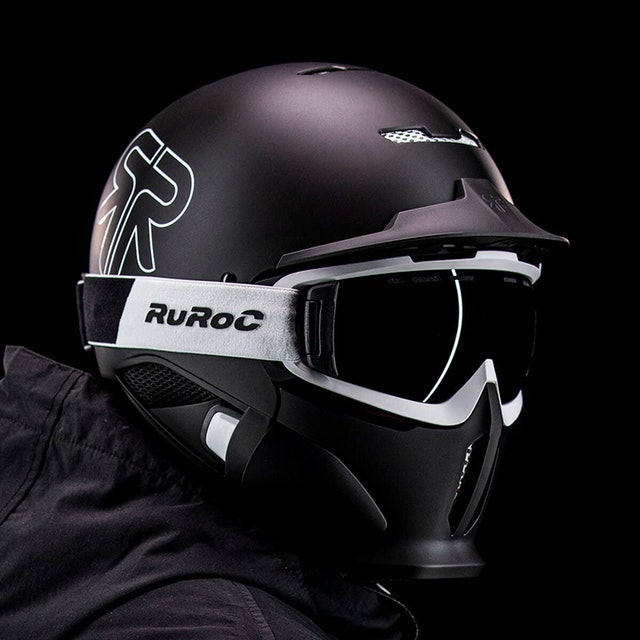 10 Best Snowboard Helmets in 2022 (Giro, Oakley, and More) 2