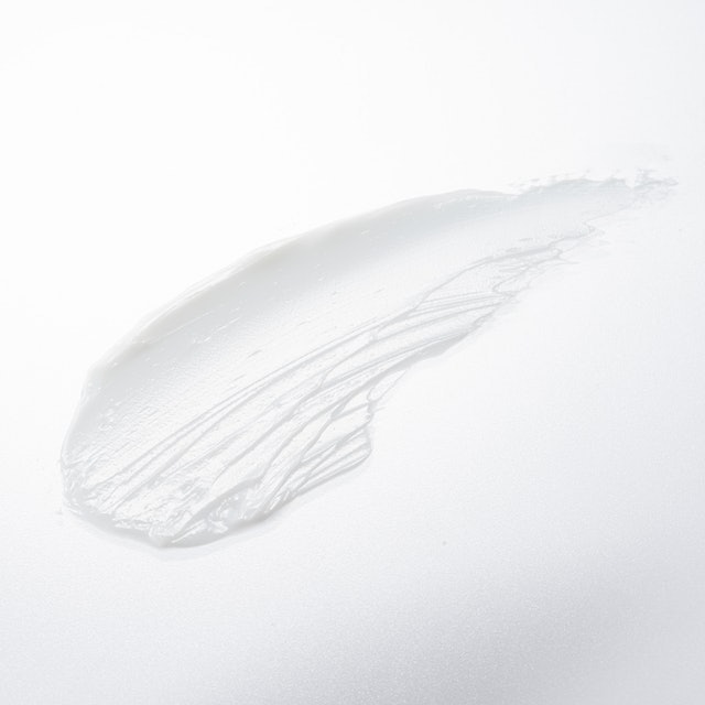 CoenRich Q10 Medicated Whitening Hand Cream 3