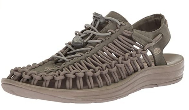 8 Best Men's Hiking Sandals in 2022 (Outdoor Guide-Reviewed) 4