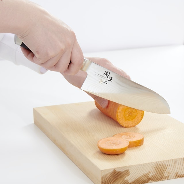 Seki Magoroku Damascus Santoku Knife 5