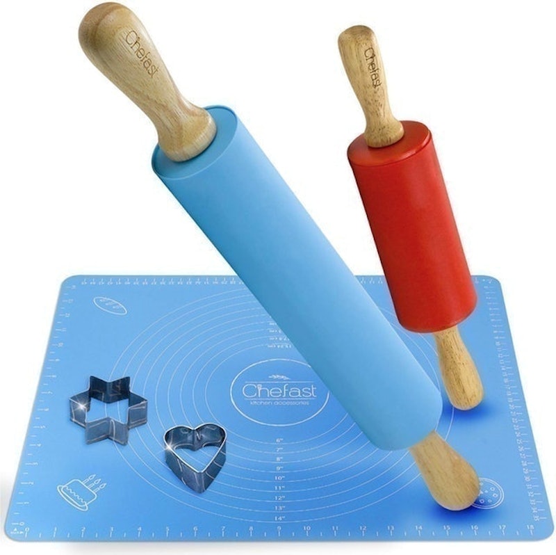 Non-Stick Rolling Pin and Pastry Mat Set 1