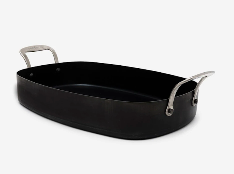 18-Inch Covered Oval Roaster 1