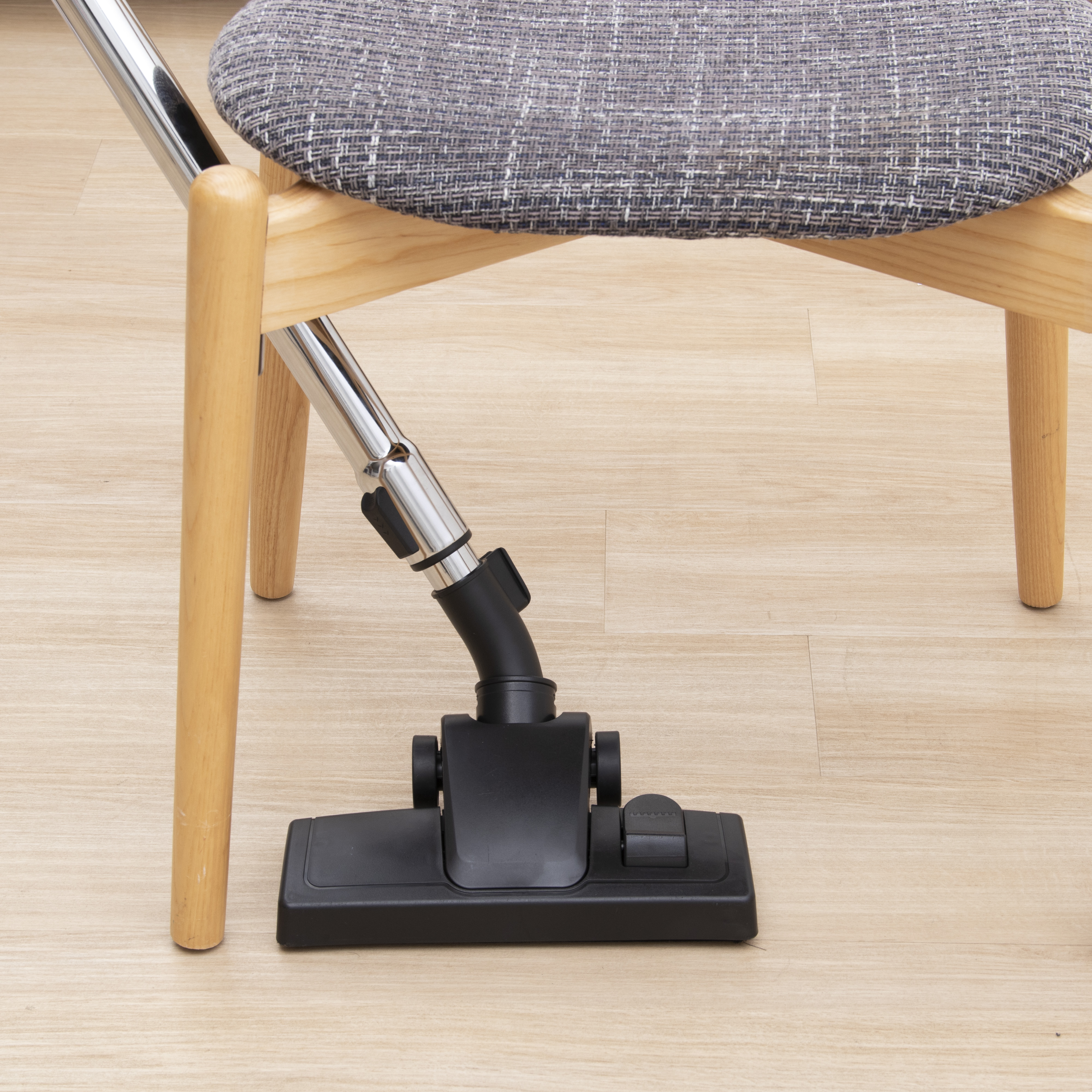 Bagless Multi-Cyclonic Canister Vacuum 14