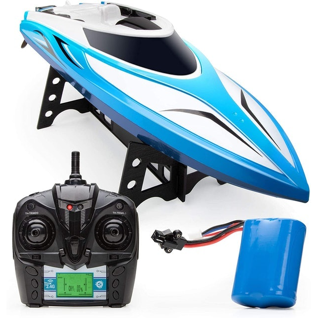 10 Best Remote Control Boats for the Pool in 2022 (Force1, Yezi, and More) 1