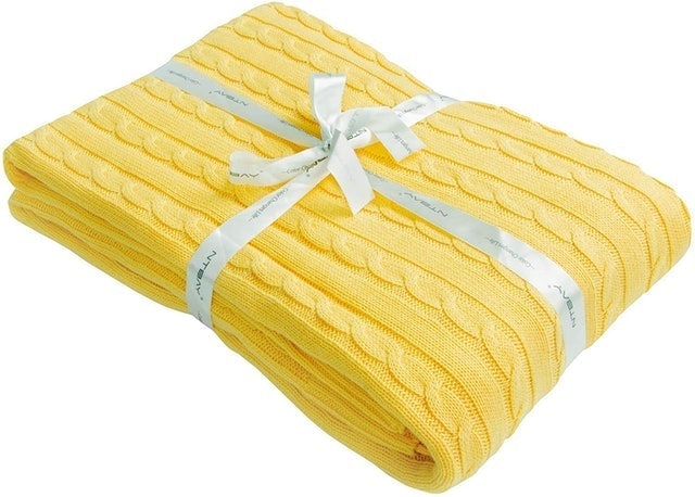 10 Best Lap Blankets in 2022 (Bedsure, MaxKare, and More) 3