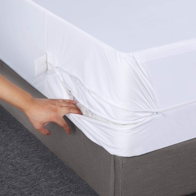 Encasement Waterproof Mattress Protector 2