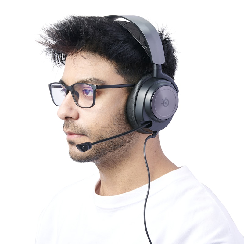 Arctis Nova Pro 5